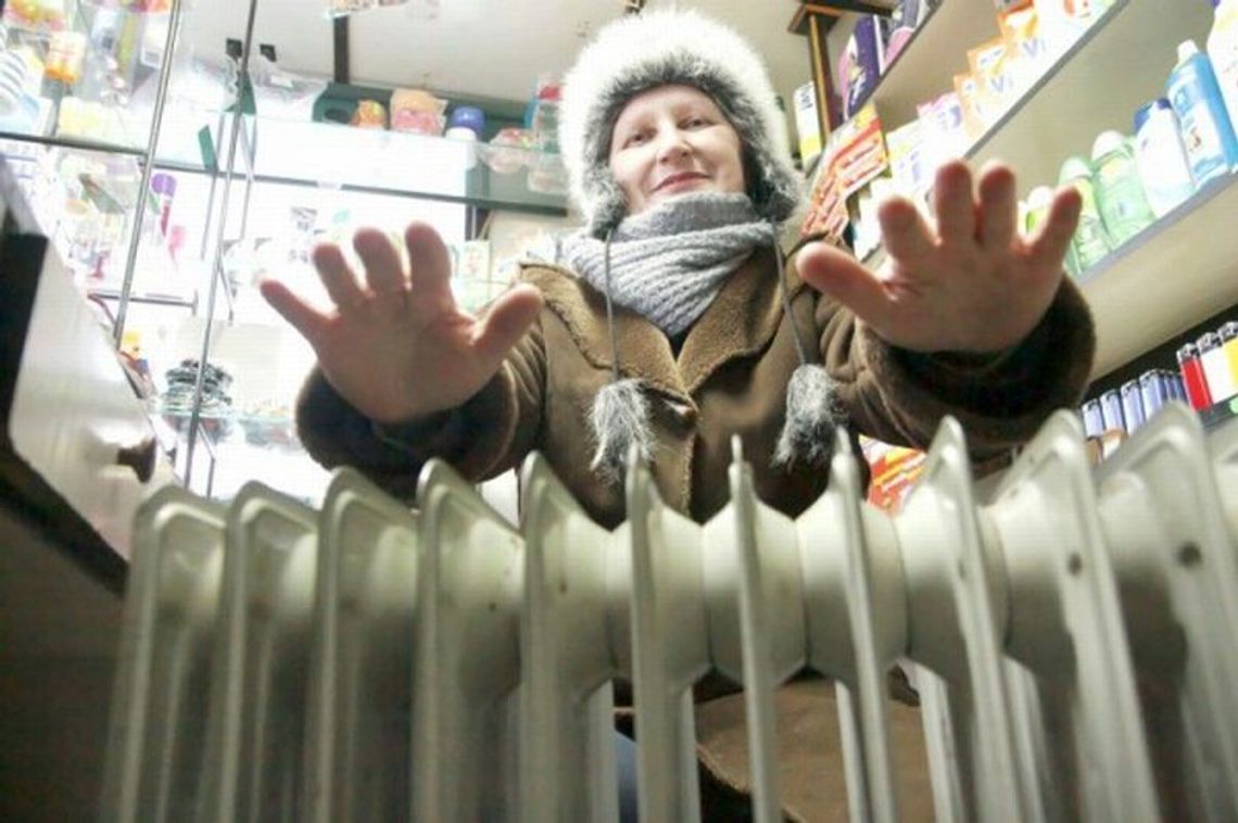 Pani z kiosku: Na mrozy mam grzejnik, farelkę i czajnik Pani z kiosku: Na mrozy mam grzejnik, farelkę i czajnik