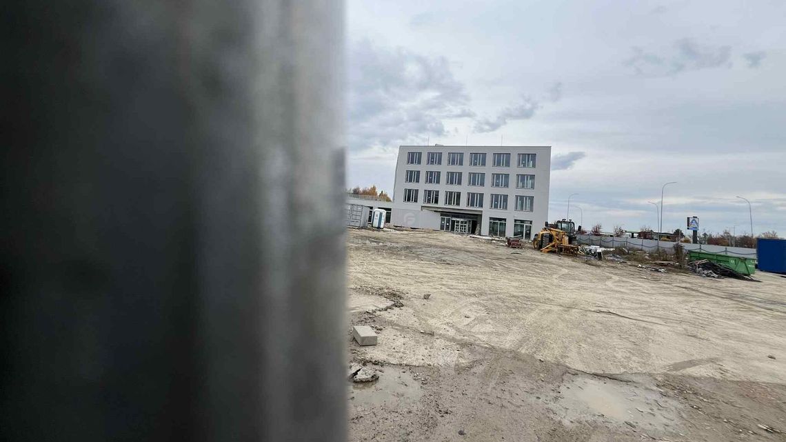 Państwowy biurowiec prawie gotowy. Poseł alarmuje: Budowa została wstrzymana