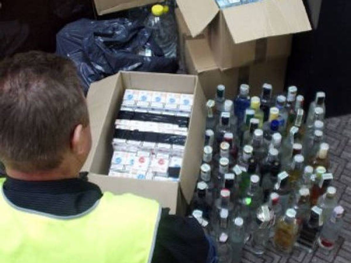 Papierosy i alkohol bez akcyzy u mieszkanki Zamościa
