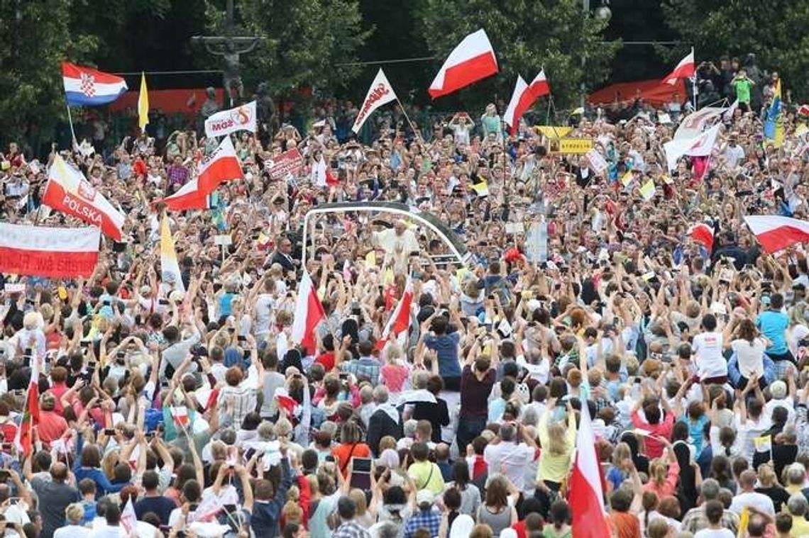 Papież entuzjastycznie witany na Jasnej Górze (wideo)