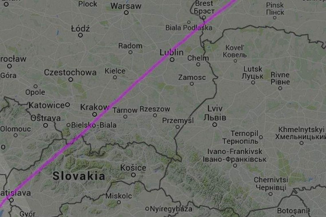 Papież przeleciał nad woj. lubelskim. Radny: "Warto spojrzeć w niebo"