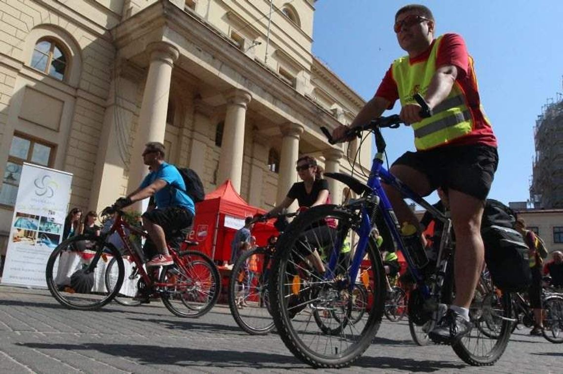 Parada Rowerowa z Lublina do Nałęczowa (zdjęcia) Parada Rowerowa z Lublina do Nałęczowa (zdjęcia)