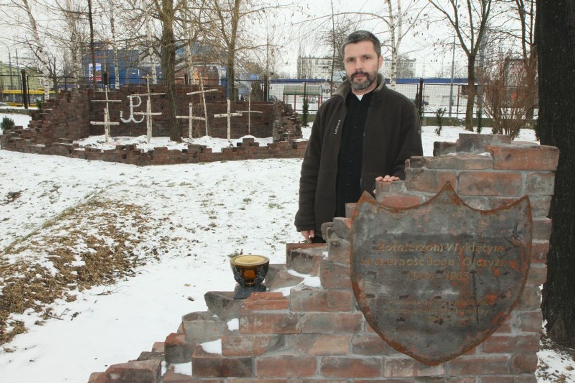 Parafianie zbudowali pomnik Żołnierzy Wyklętych Parafianie zbudowali pomnik Żołnierzy Wyklętych
