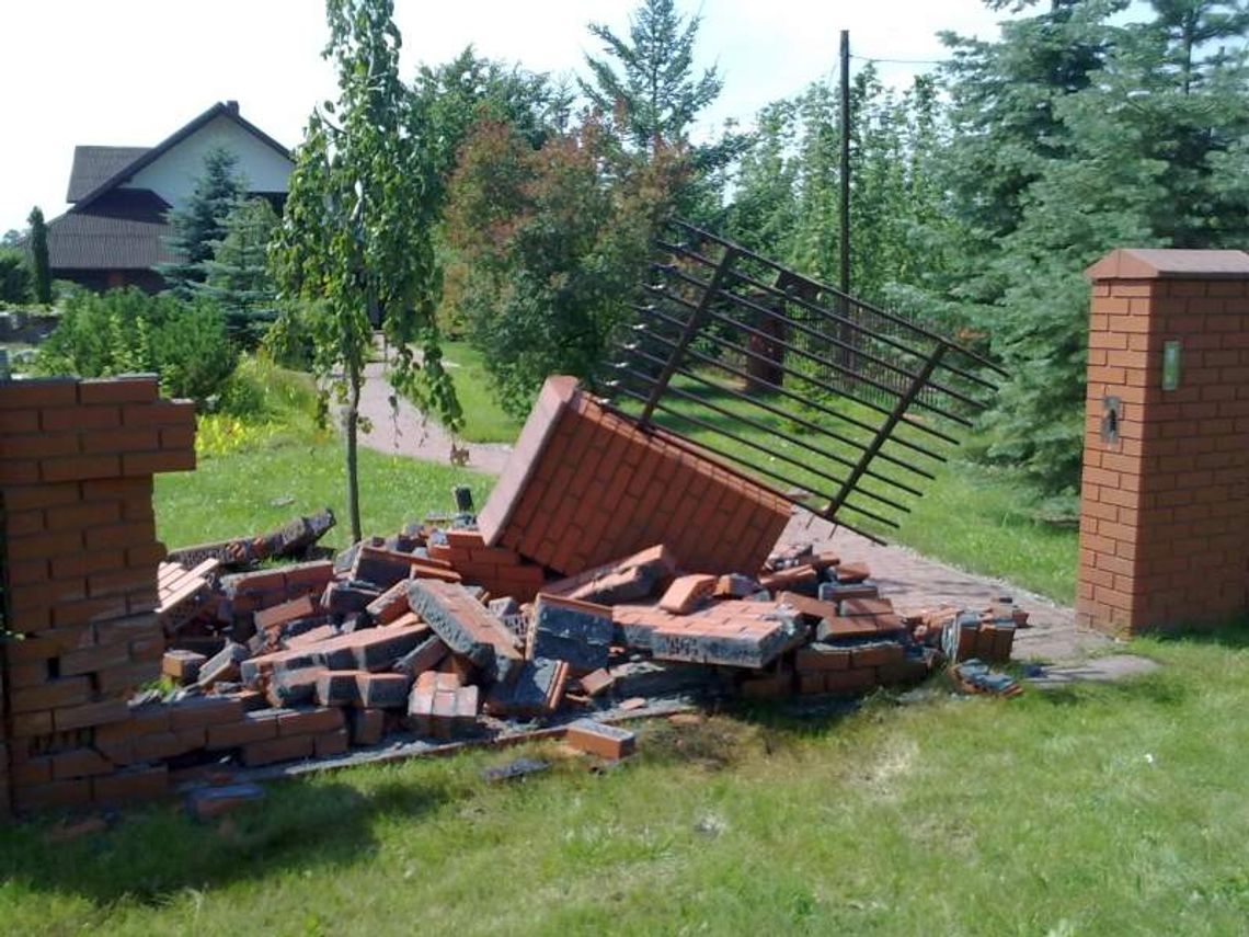 Parchatka: Auta spadają, ludzie się boją