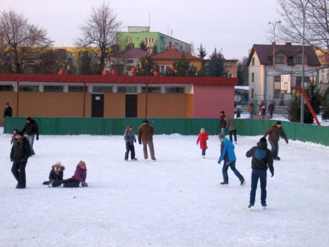 Parczew: Lodowisko czeka na chętnych