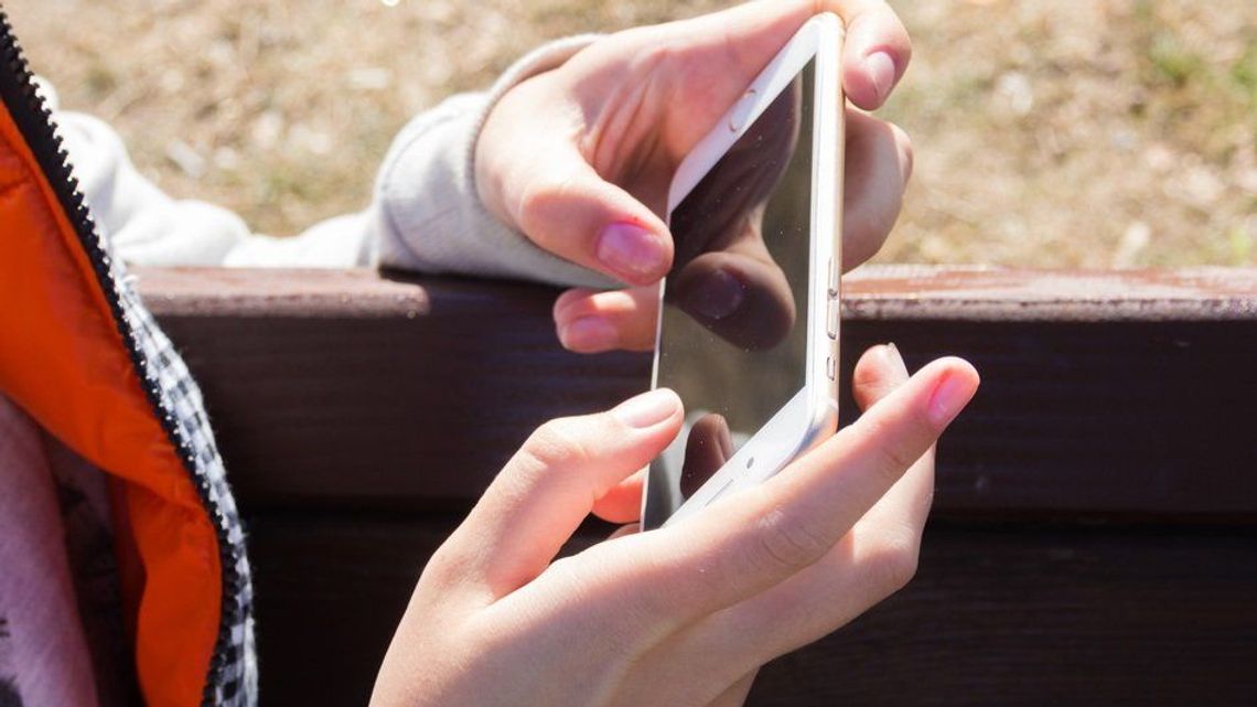 Parczew. Niespodziewany sms, przez który straciła 13 tys. złotych Parczew. Niespodziewany sms, przez który straciła 13 tys. złotych