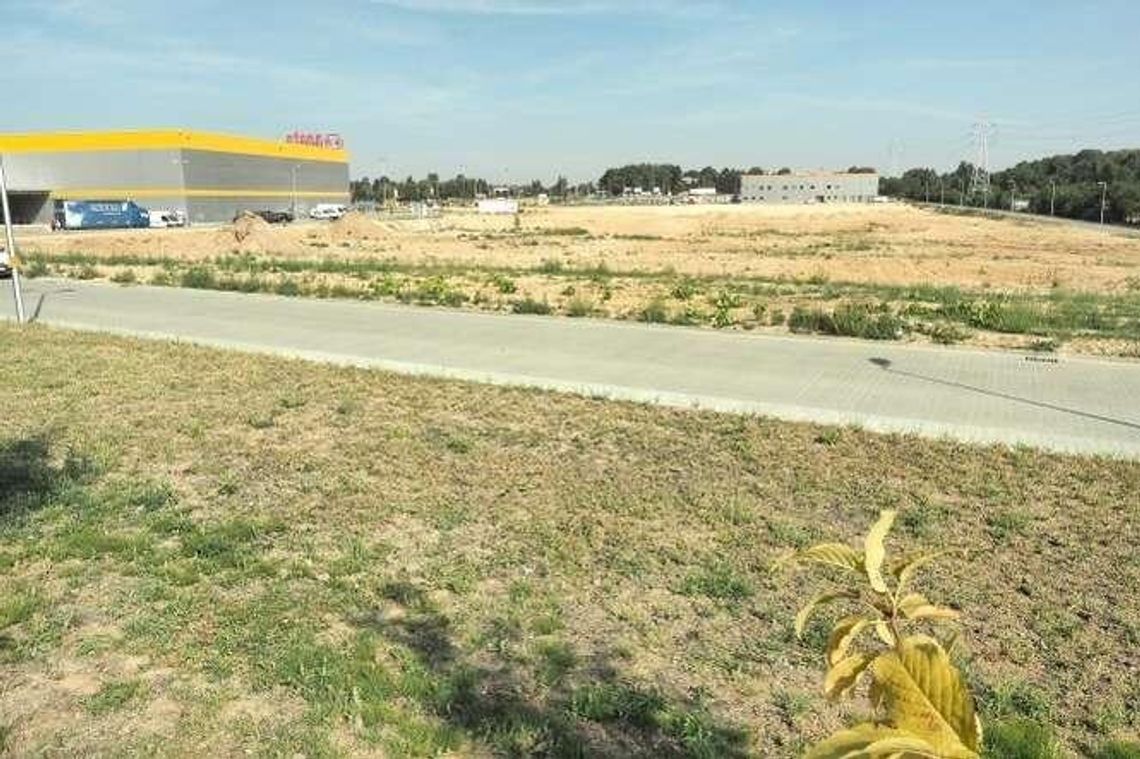 Park handlowy na Węglinie: Agata Meble i Bricoman we wrześniu. Później Decathlon