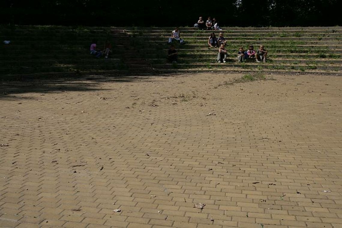Park Ludowy. Będzie nowy asfalt, ale nieco węższy Park Ludowy. Będzie nowy asfalt, ale nieco węższy