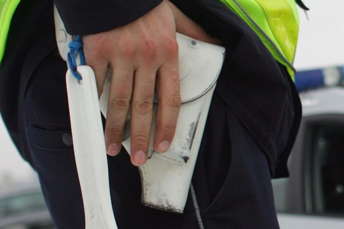 Park Ludowy. Policjant strzelił do mężczyzny z nożem Park Ludowy. Policjant strzelił do mężczyzny z nożem