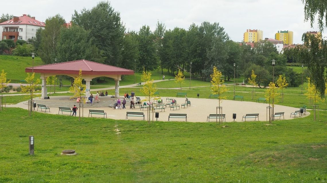 Park na Czubach ma pecha. Mieszkańcy muszą jeszcze poczekać na nowe atrakcje Park na Czubach ma pecha. Mieszkańcy muszą jeszcze poczekać na nowe atrakcje