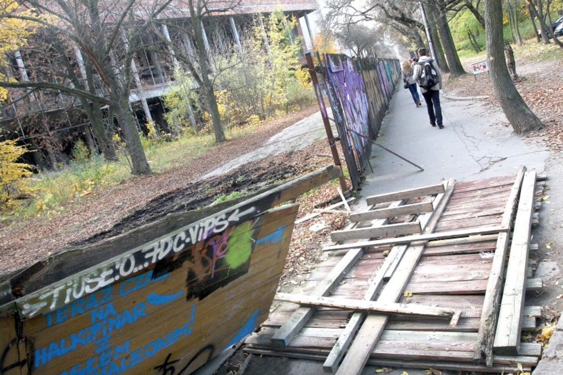 Parking podziemny dla Centrum Spotkania Kultur. Miasto przekaże teren Parking podziemny dla Centrum Spotkania Kultur. Miasto przekaże teren
