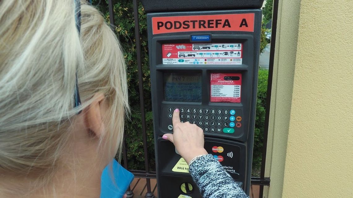 Parkowanie w Lublinie zdrożeje. Zła wiadomość dla posiadaczy aut hybrydowych [nowe ceny]