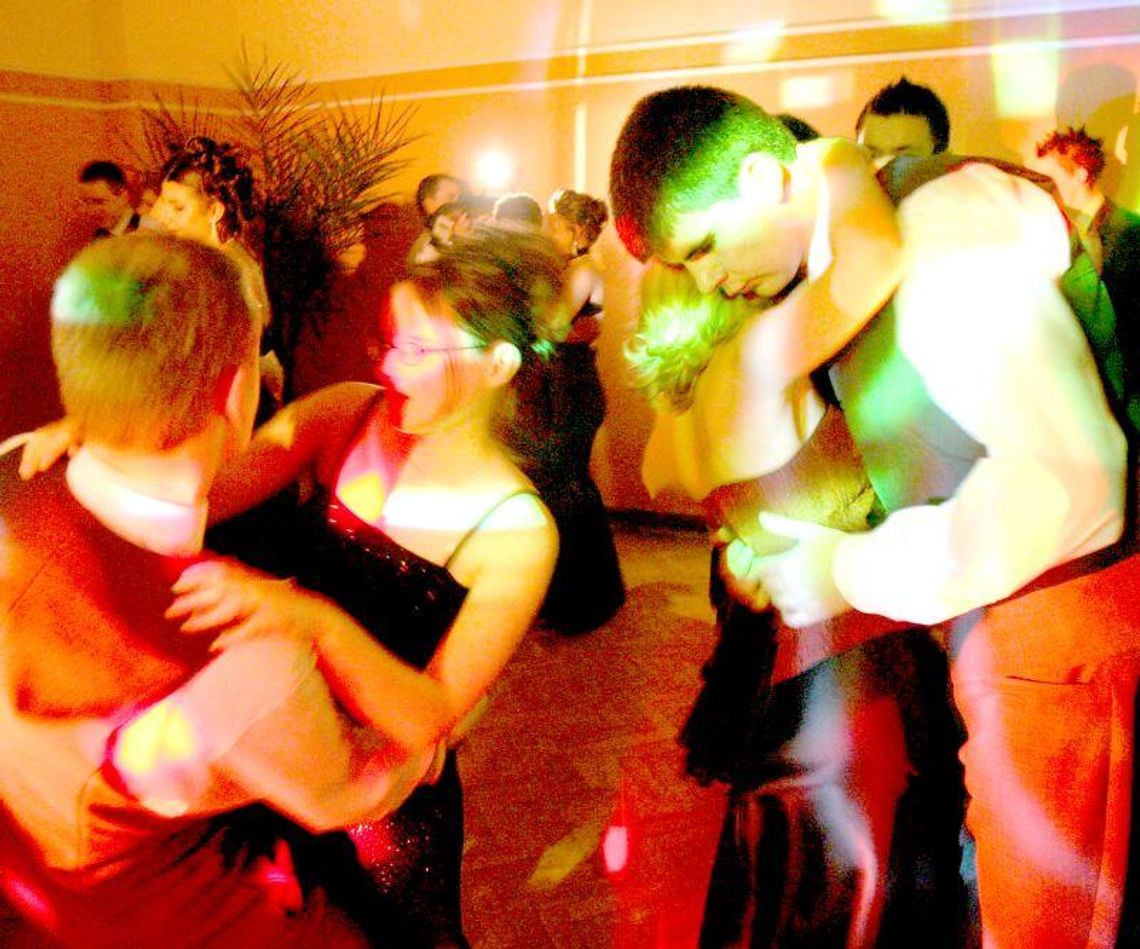 Partnera na studniówkę  pilnie poszukuję