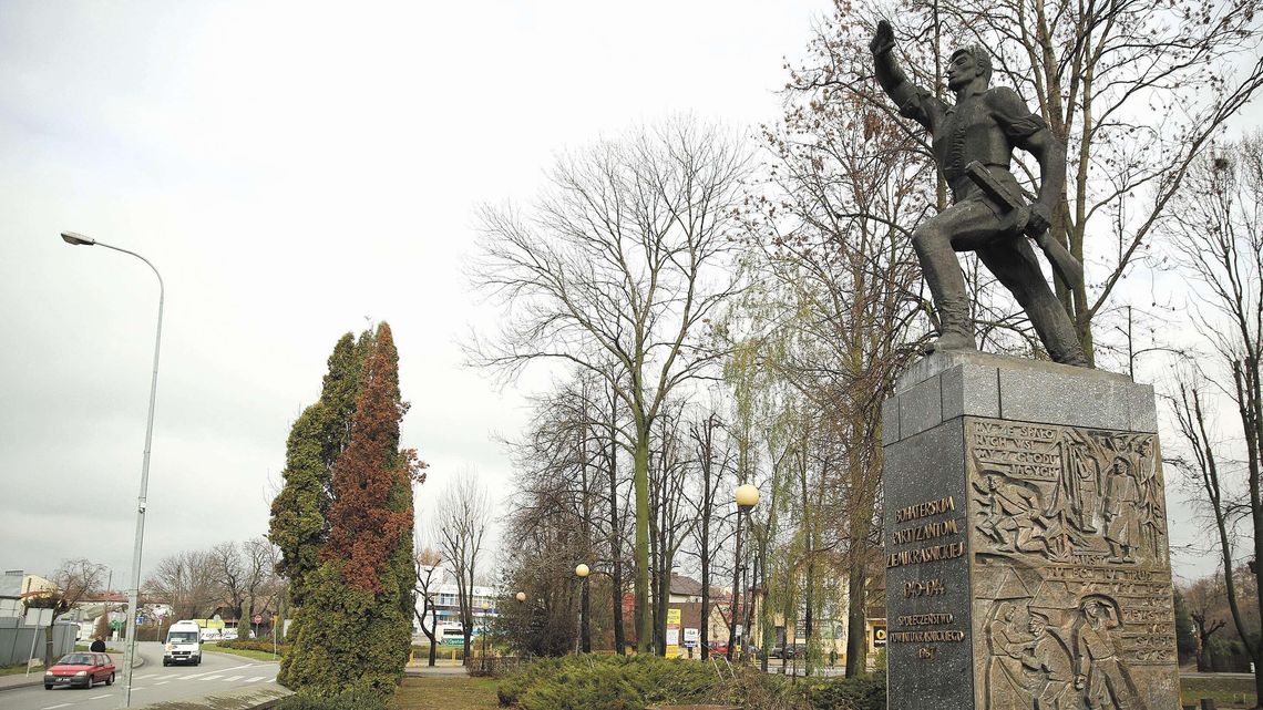 Partyzant uratowany. Wojewoda zmienił zdanie. Pomnik nie zostanie usunięty