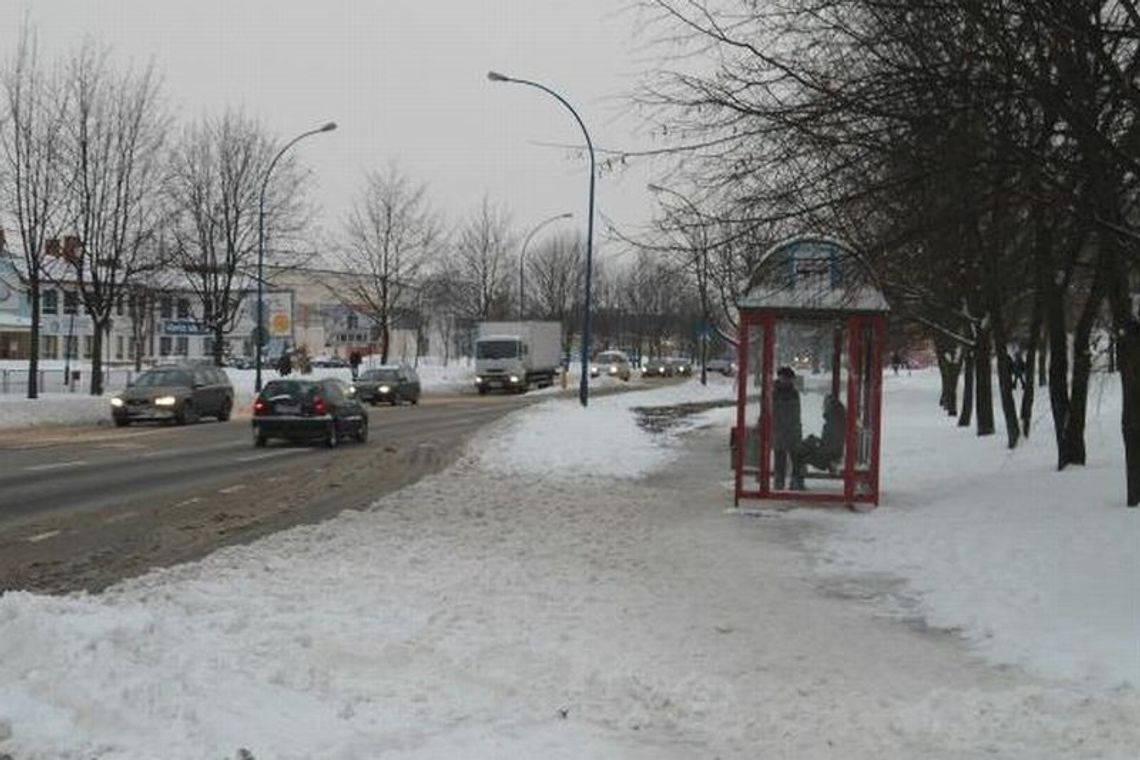 Pasażerom będzie łatwiej, śnieg zniknie z przystanków Pasażerom będzie łatwiej, śnieg zniknie z przystanków