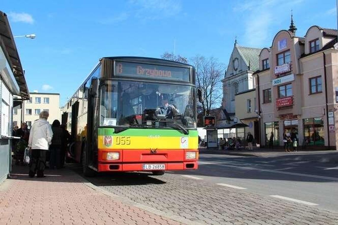 Pasażerowie ZKM w Białej Podlaskiej zadowoleni. Ale chcą większych autobusów i więcej kursów Pasażerowie ZKM w Białej Podlaskiej zadowoleni. Ale chcą większych autobusów i więcej kursów