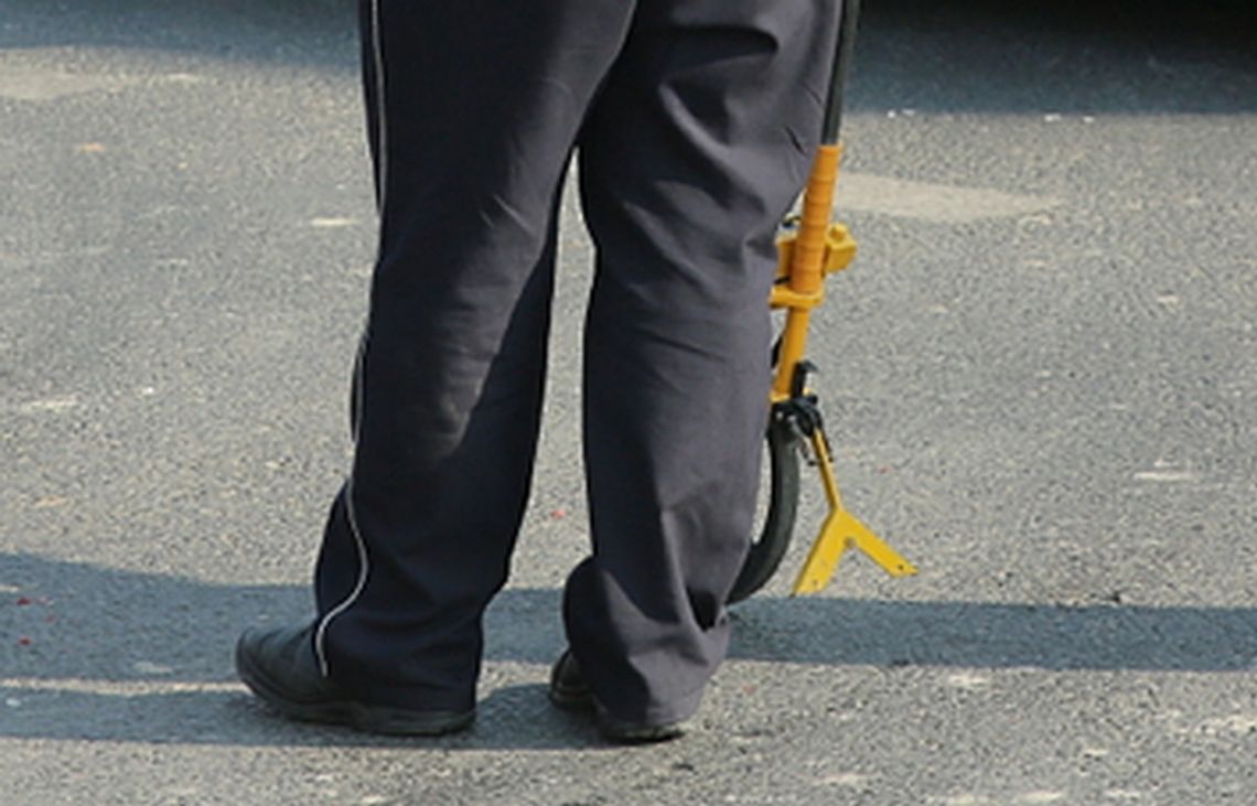 Passat zderzył się z busem. Zginął kierowca