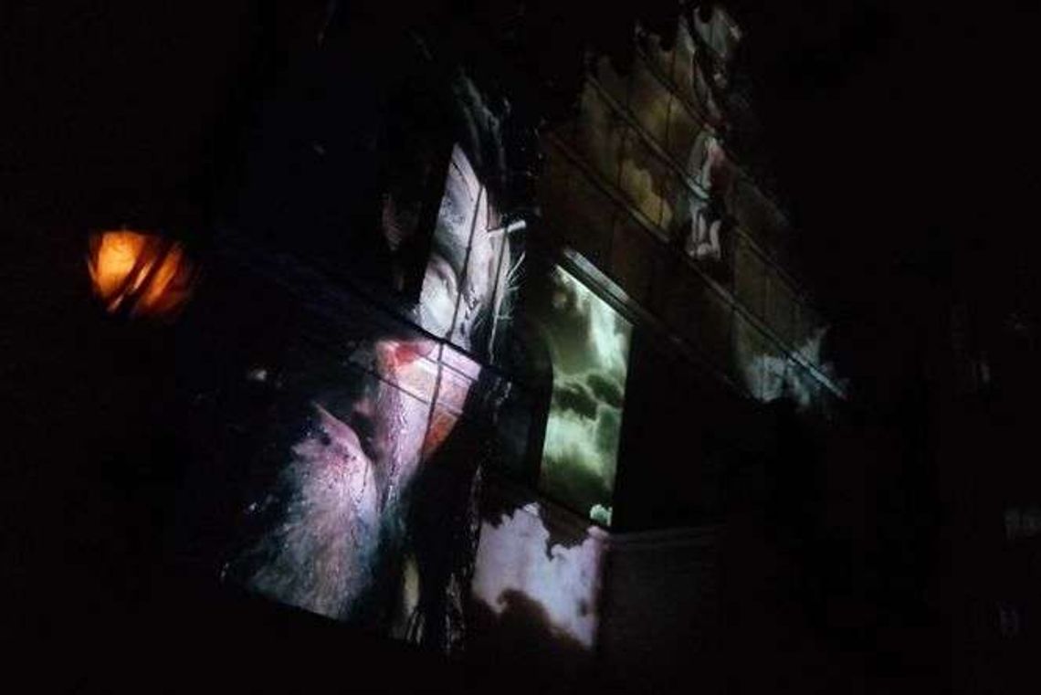 "Passione Christi". Niezwykła projekcja na fasadzie Bazyliki Dominikanów