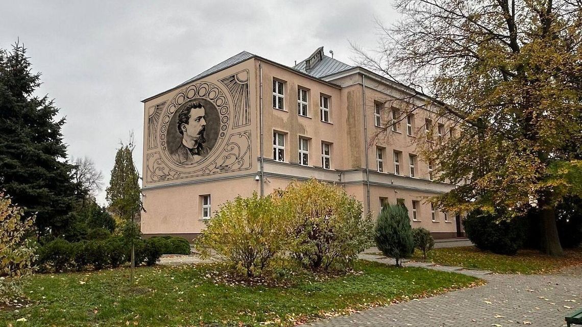 Patron na muralu. Puławska fundacja przeszkoli też uczniów Patron na muralu. Puławska fundacja przeszkoli też uczniów