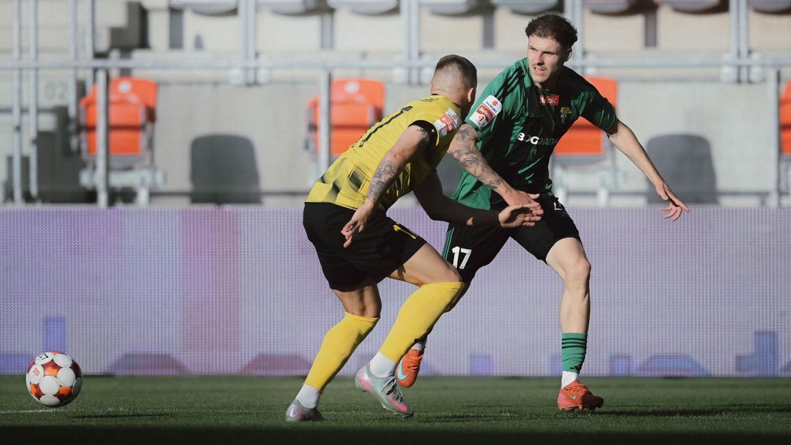 Pechowy samobój, wielbłąd bramkarza i punkt Górnika w meczu z Wieczystą