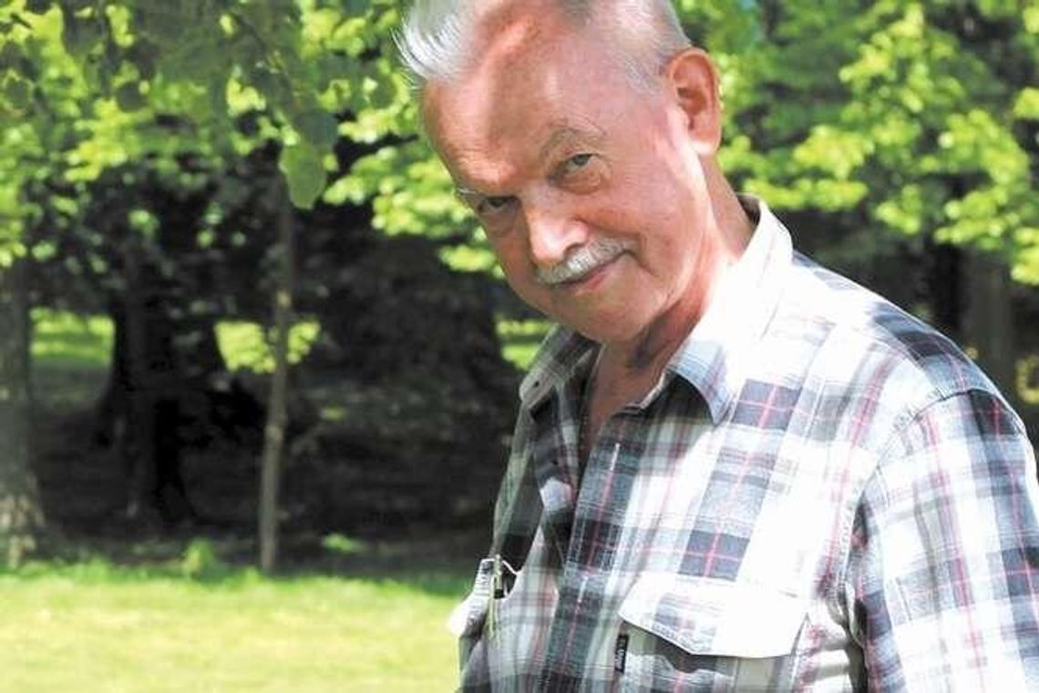 "Pedofil grasuje". Obraźliwe kartki na osiedlu, kto szkaluje społecznika?