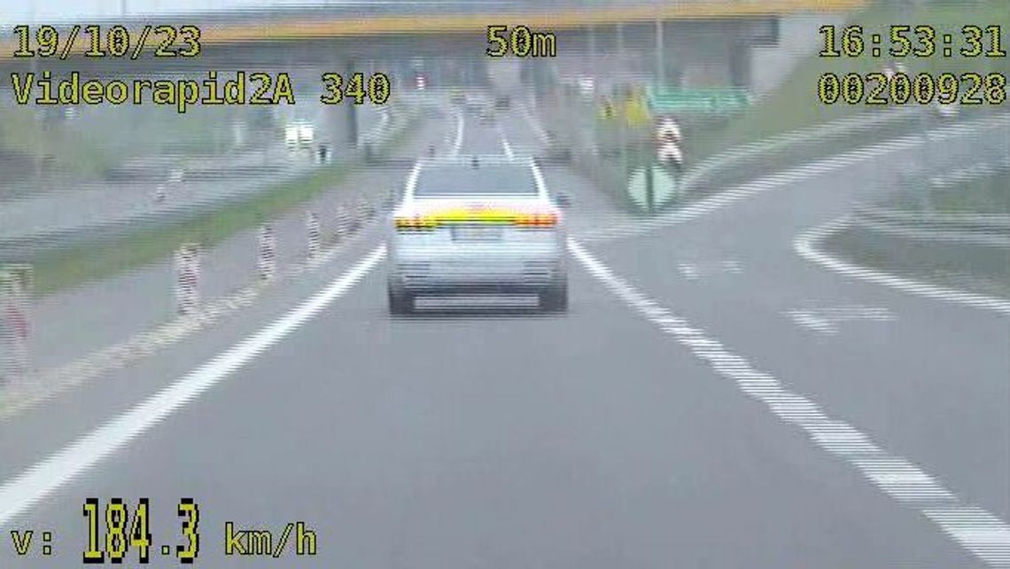 Pędził jak szalony. Brawura słono kosztowała 31-latka