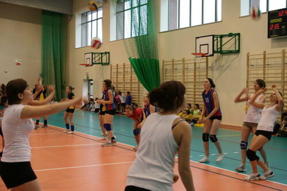 Pękają ściany, pęcznieją futryny. Hala w Kraśniku zamknięta Pękają ściany, pęcznieją futryny. Hala w Kraśniku zamknięta