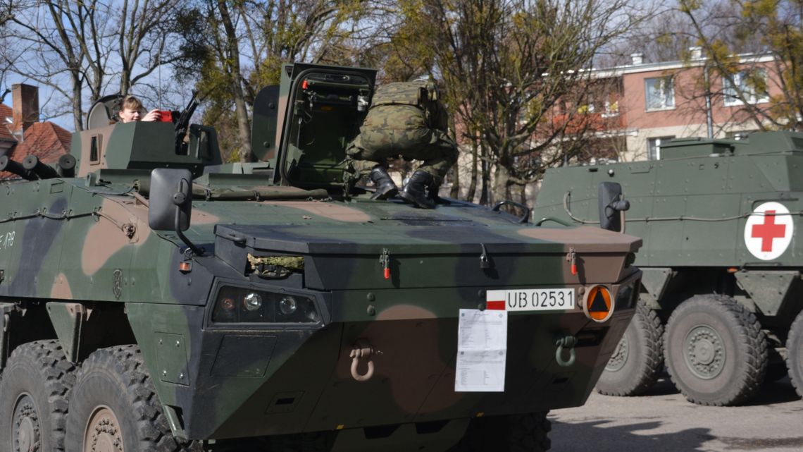 Pensja 3 tys. zł i dodatek mieszkaniowy. Wojsko rekrutuje