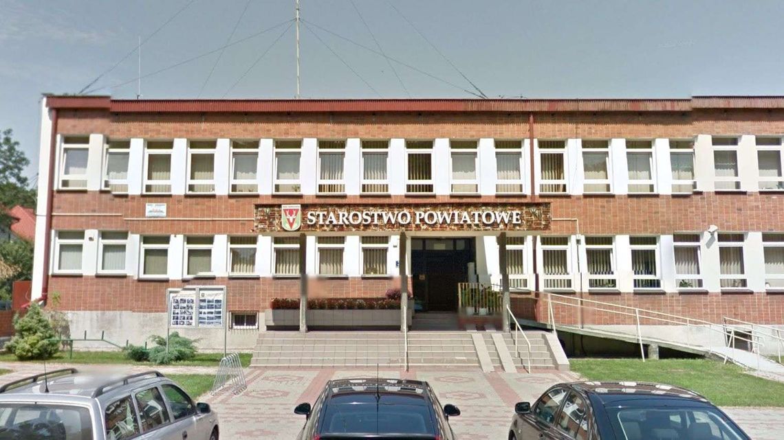 Petent wstaje skoro świt. W kolejce do wydziału komunikacji od 5 rano