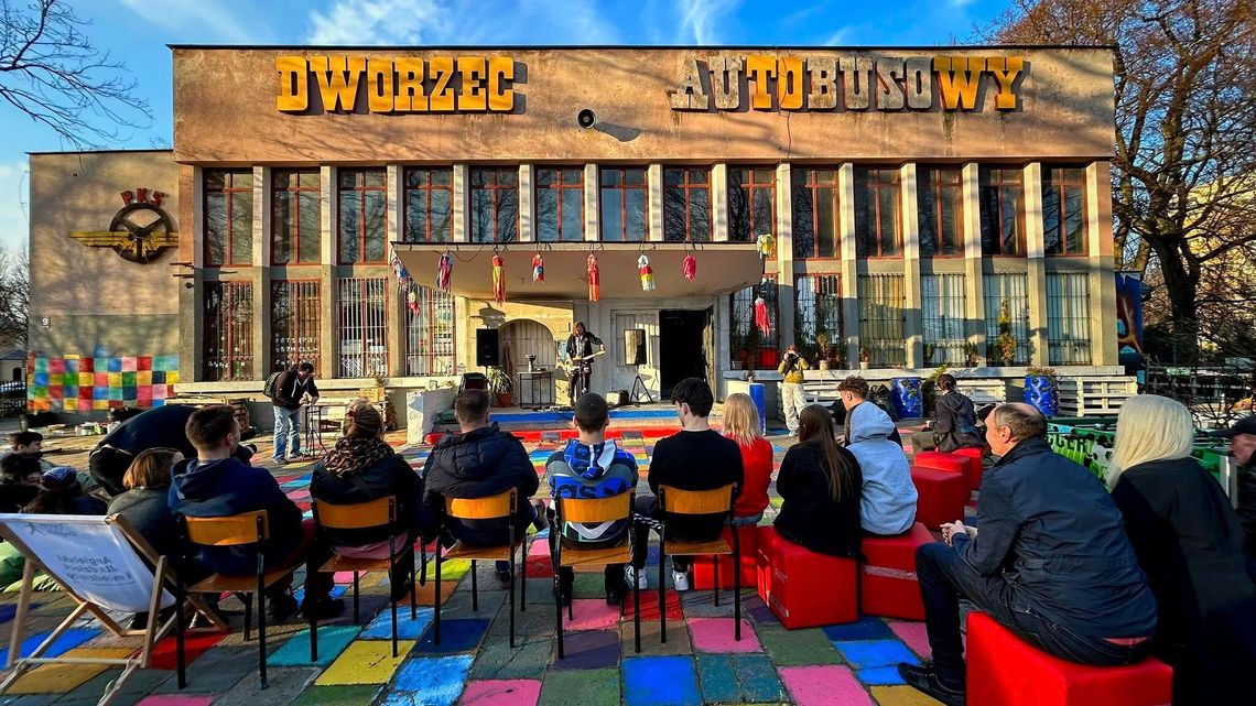 Petycja nie pomogła. Fundacja KZMRZ musi oddać dworzec Petycja nie pomogła. Fundacja KZMRZ musi oddać dworzec