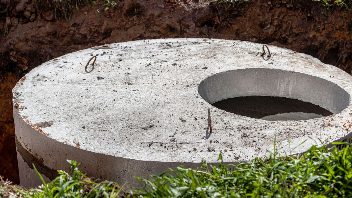 Pewne szambo betonowe z dostawą i montażem