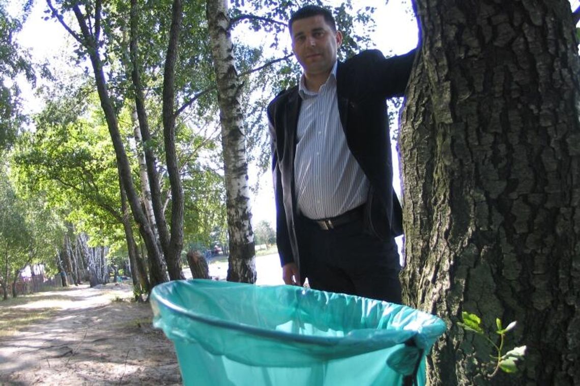 Piaseczno: Są letnicy, więc są śmieci