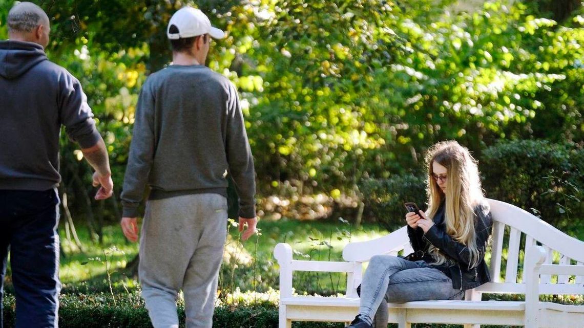 Piątek to ostatni dzień na spacer po Lublinie bez maseczki. W Ogrodzie Saskim widać jesień