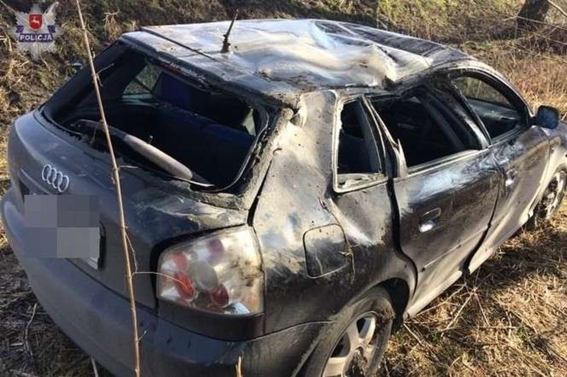 Piątka uczniów jechała do szkoły. Audi wypadło z drogi Piątka uczniów jechała do szkoły. Audi wypadło z drogi
