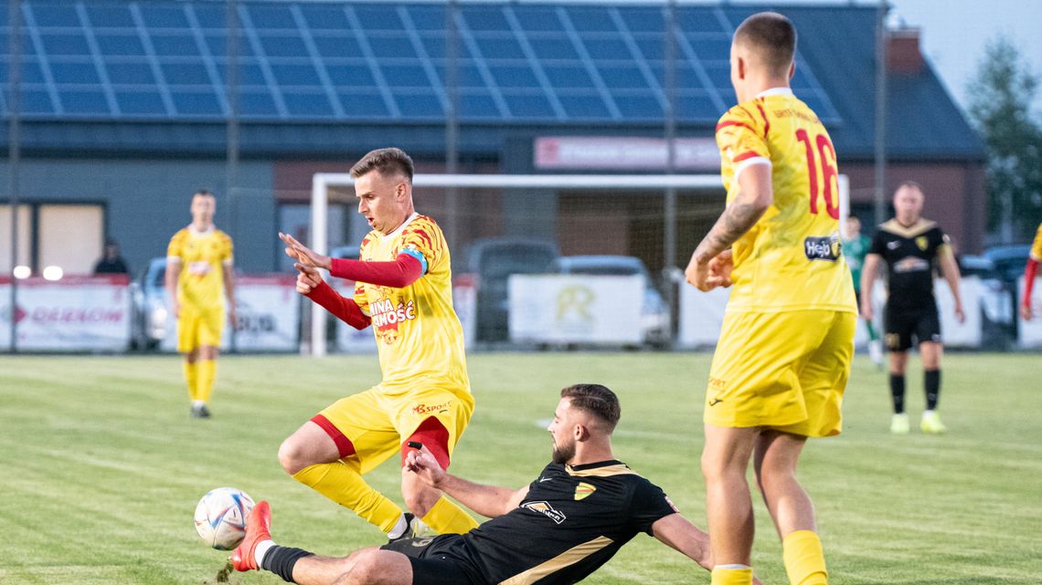 Pięć bramek, dwie czerwone kartki i dodatkowe smaczki w meczu Gryfa Gmina Zamość z BKS Bodaczów