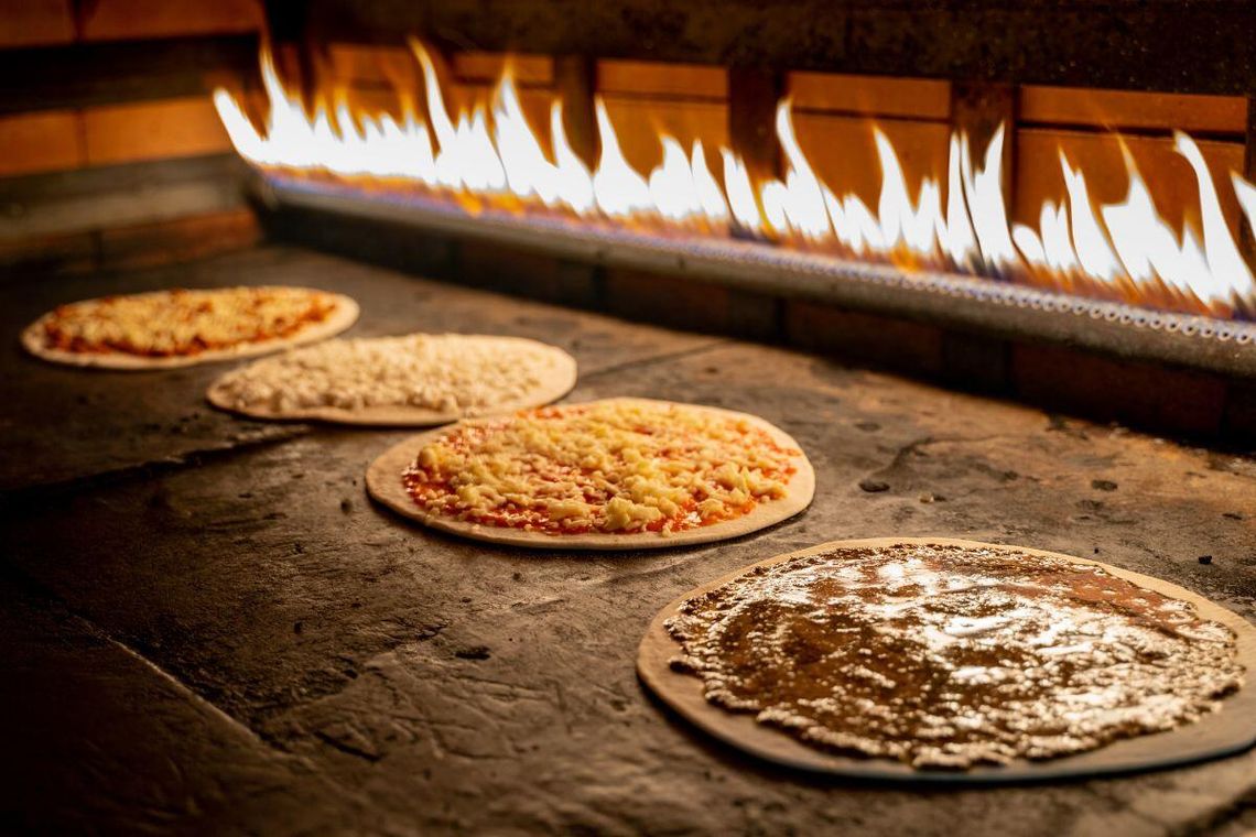 Piec do pizzy w lokalu gastronomicznym – jak odpowiednio dobrać moc urządzenia? Piec do pizzy w lokalu gastronomicznym – jak odpowiednio dobrać moc urządzenia?
