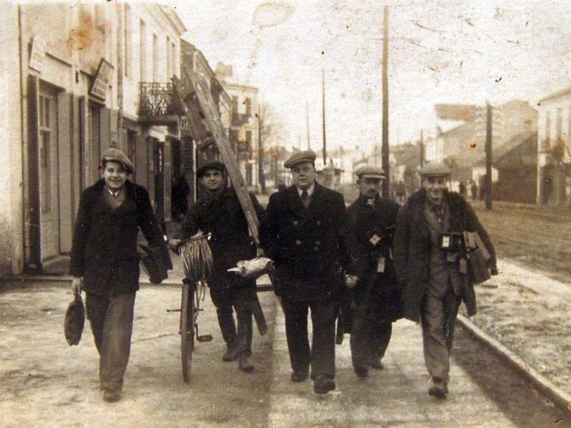 Pięć latarni naftowych w mieście. Mieszkańcy chodzili spać z kurami