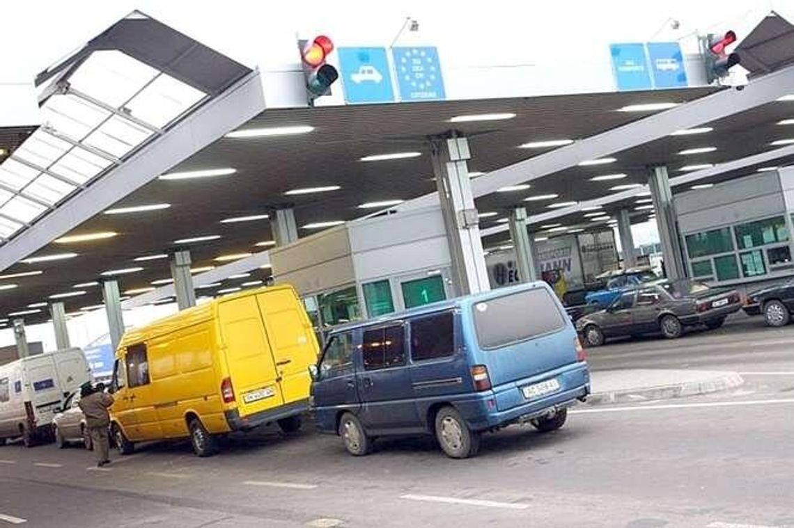 Pięć pasów na granicy Polski z Ukrainą. Na niektórych odprawa odbywa się szybciej? Pięć pasów na granicy Polski z Ukrainą. Na niektórych odprawa odbywa się szybciej?