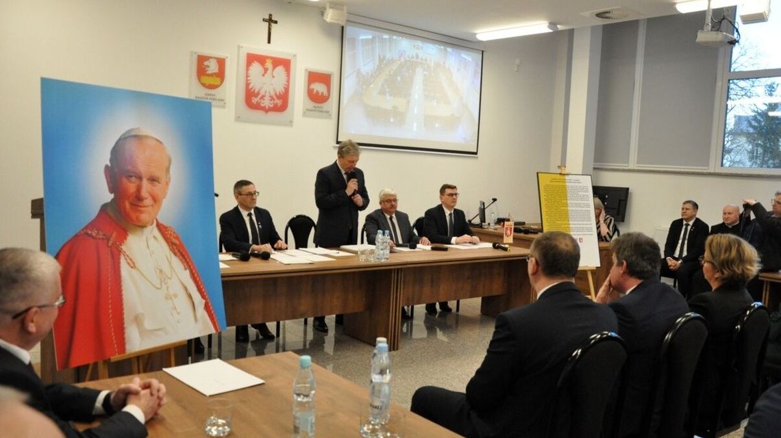 Pięć samorządów na jednej sesji. Bronią "polskiej racji stanu"