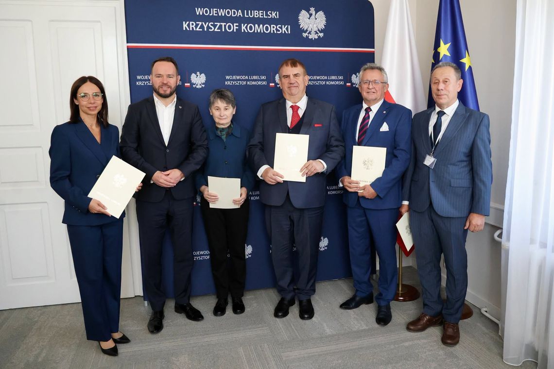 Pięciu konsultantów wojewódzkich z nowymi powołaniami Pięciu konsultantów wojewódzkich z nowymi powołaniami