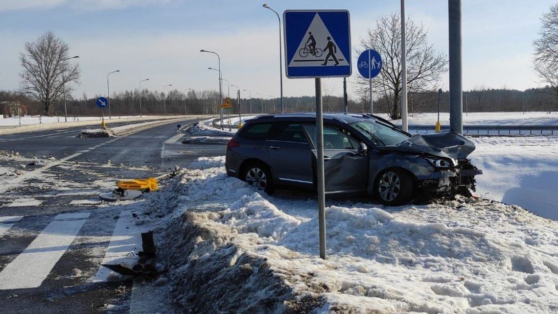 Pięciu pasażerów ucierpiało w zderzeniu dwóch samochodów osobowych