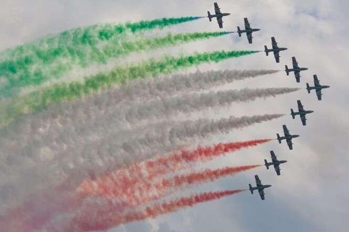 Piękne maszyny, długie obiektywy i miłośnicy lotnictwa. Air Show w Radomiu (zdjęcia)