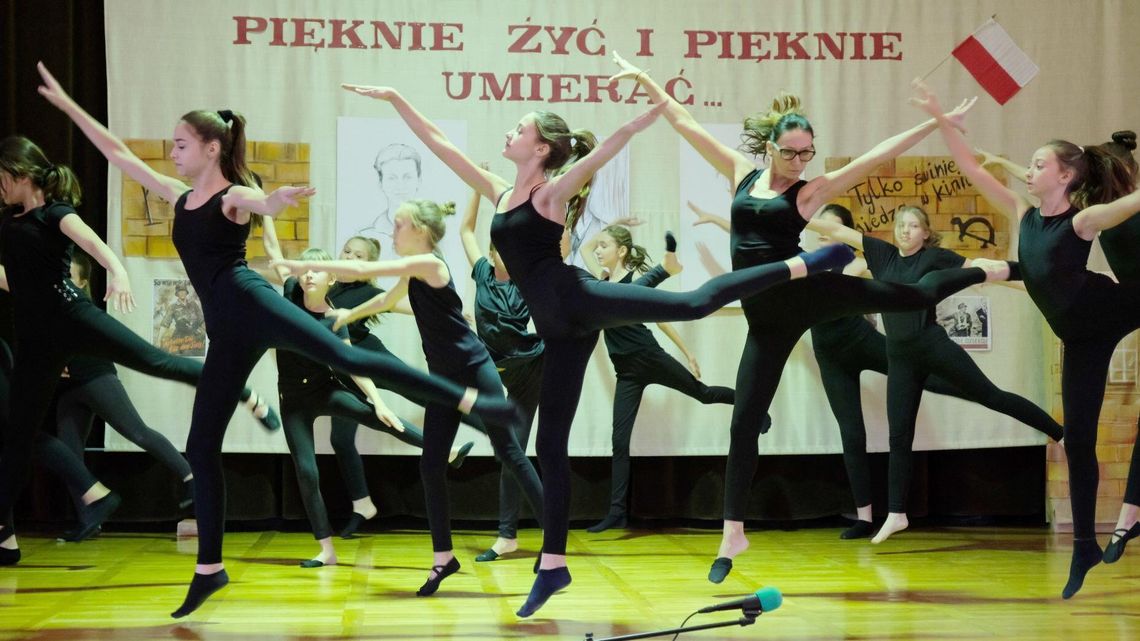 "Pięknie żyć i pięknie umierać". Święto SP nr 43 w Lublinie [zdjęcia]