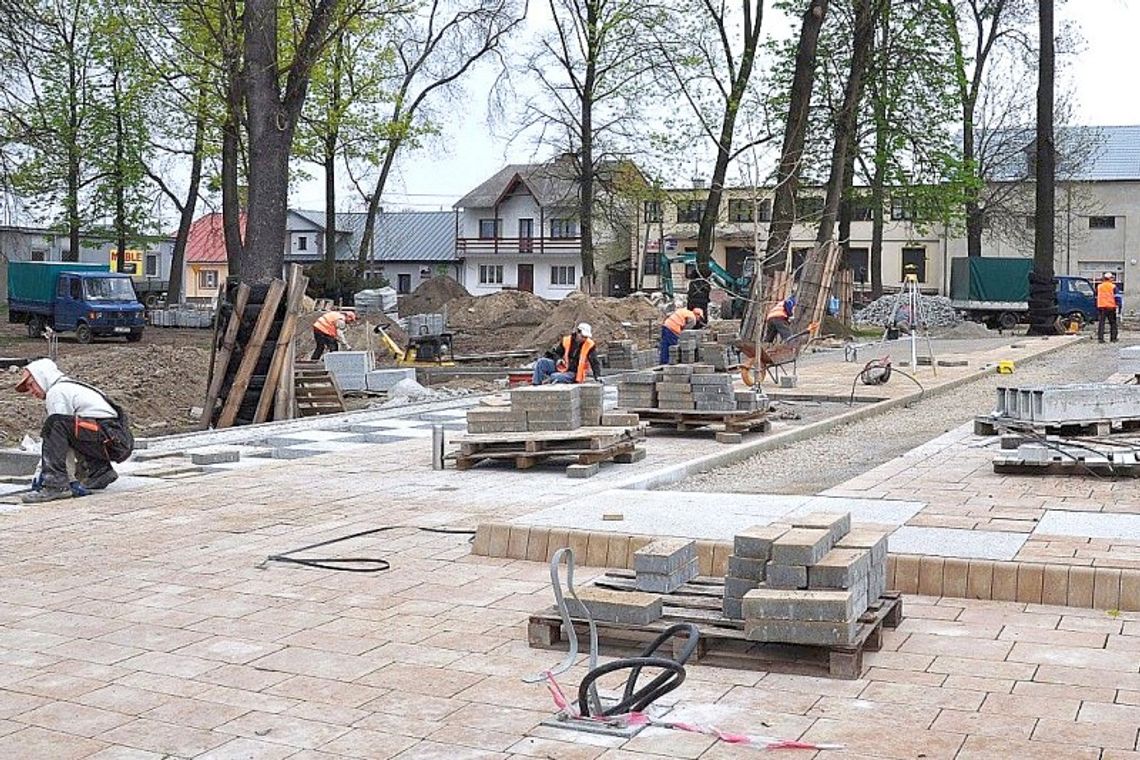 Pięknieje Stare Miasto w Łęcznej