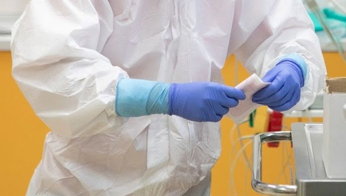 Pielęgniarka zakażona koronawirusem zmarła w domu. Szpital, w którym pracowała jest w szoku