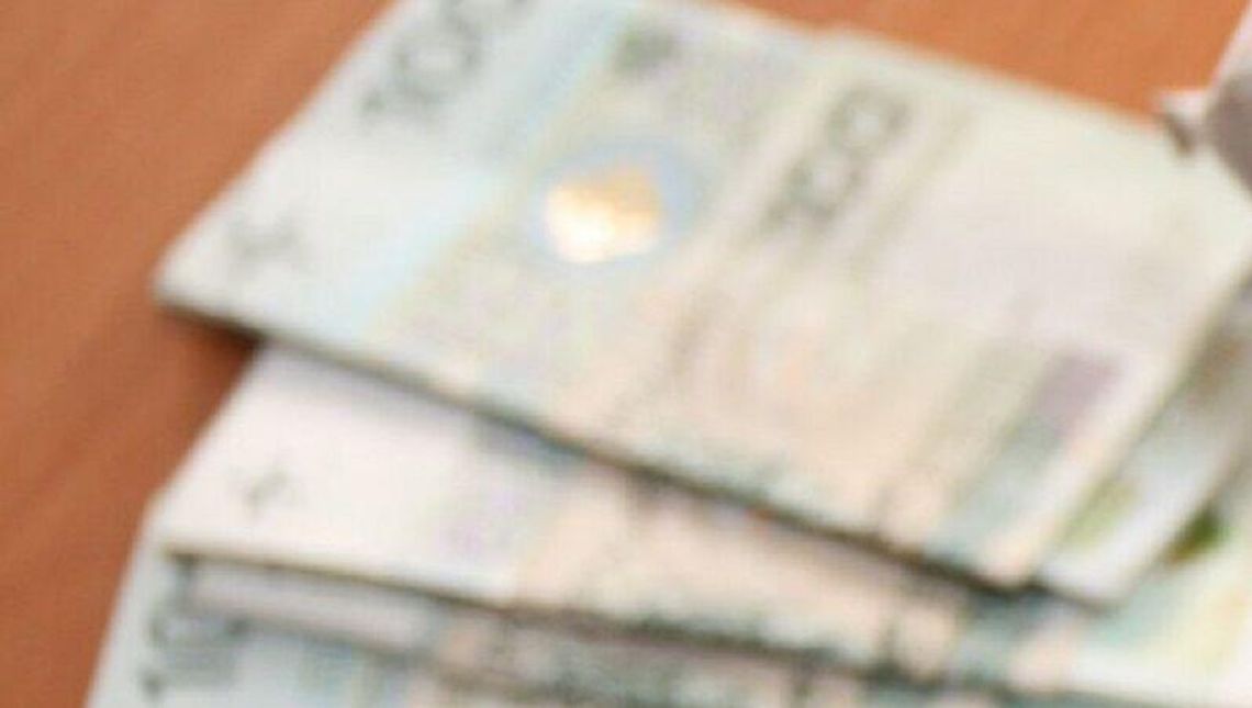 Pieniądze leżały na ulicy. Teraz są w komisariacie Pieniądze leżały na ulicy. Teraz są w komisariacie