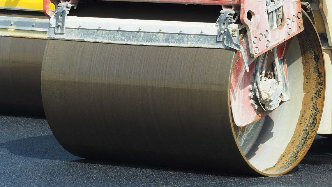 Pieniądze na drogi w powiecie puławskim. Skorzysta tylko Celejów