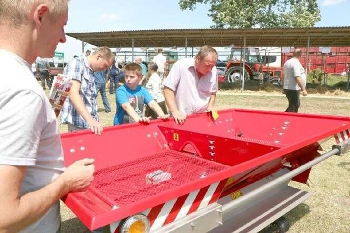 Pieniądze na modernizację gospodarstw. Rolnicy nie chcą budować, chcą kupować maszyny Pieniądze na modernizację gospodarstw. Rolnicy nie chcą budować, chcą kupować maszyny