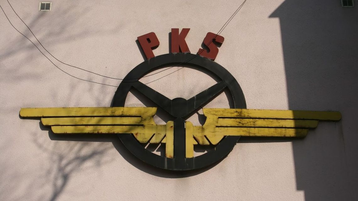 Pieniądze na zamknięte połączenia PKS. Rząd obiecuje 800 mln złotych Pieniądze na zamknięte połączenia PKS. Rząd obiecuje 800 mln złotych