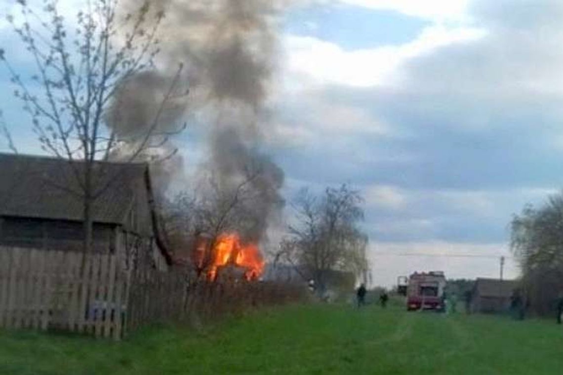 Pieńki: Dolał benzyny do pieca, spłonął dom Pieńki: Dolał benzyny do pieca, spłonął dom